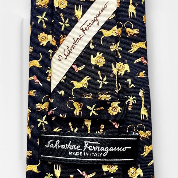 SALVATORE FERRAGAMO -EUC- Men’s Black African Animal Motif 100% Silk Novelty Tie - Picture 7 of 9